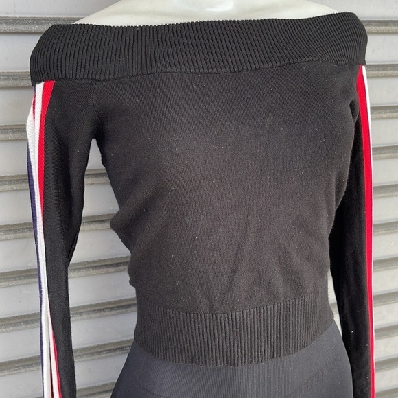 Forever 21 Off Shoulder Sweater Top Size M - Picture 6 of 8